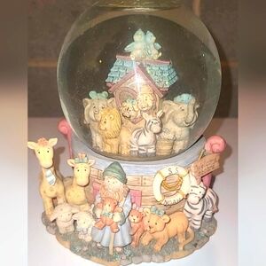 Rare Vintage Noah's Ark Music Box Snow Globe plays Somewhere Over the Rainbow